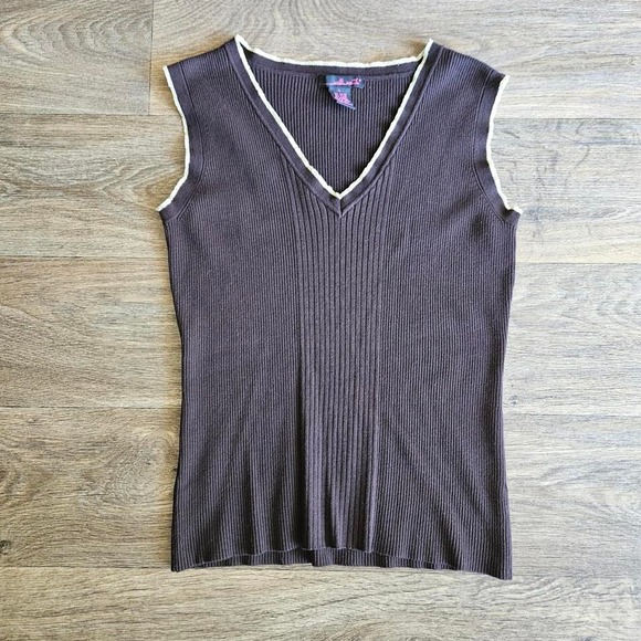 Willi Smith Y2K Sweater Tank – Ribbed Knit Brown Top with Contrast Trim - Picture 1 of 6